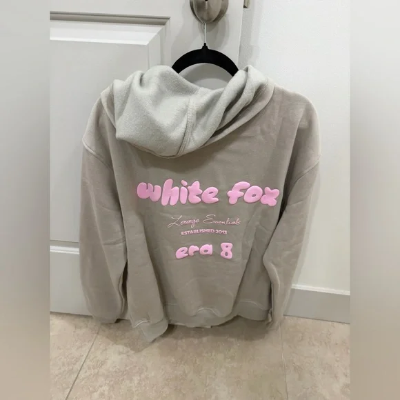 White Fox M/L Grey & Pink Lounge Essentials Hoodie. ⚡️💕